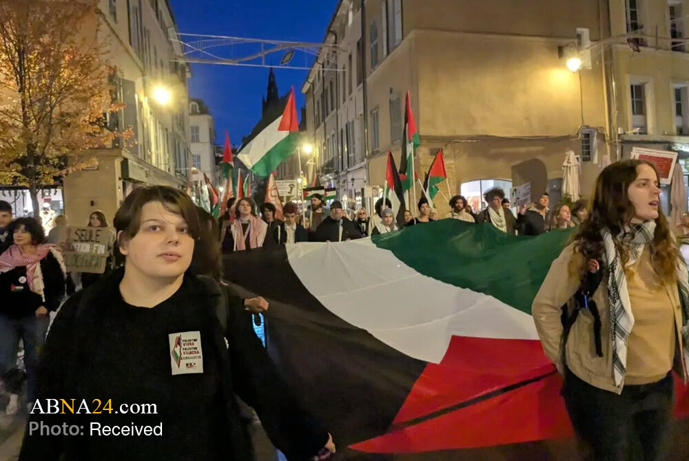 عکس خبری | جوانان فرانسوی در شهر اکس، به جنایت و نسل‌کشی رژیم اسرائیل در غزه اعتراض کردند