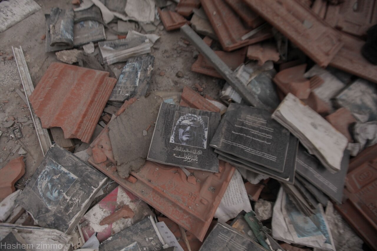 تصاویری از انهدام خانه یاسر عرفات بر اثر بمباران ارتش اسرائیل