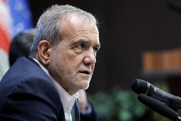 سەرۆک کۆماری ئێران ڕەخنەی لە دەوڵەت و پەرلەمان گرت