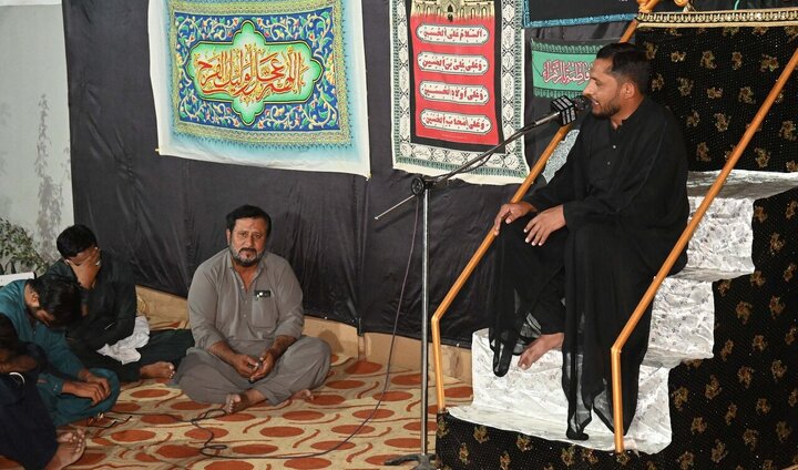 تقرير مصور/ شيعة باكستان يقيمون مجلس عزاء استشهاد السيدة "فاطمة الزهراء"(ع)
