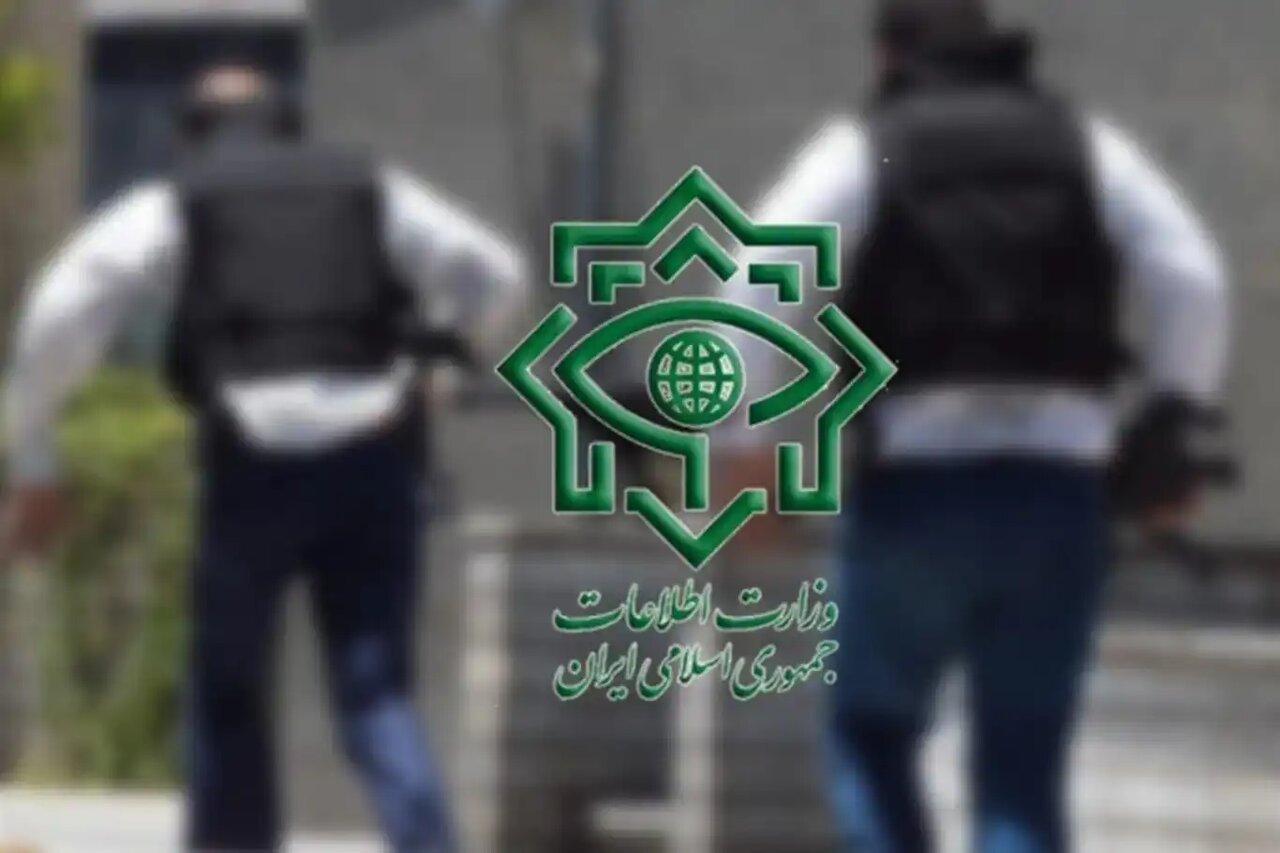 تفكيك شبکة تخريبية تابعة لأجهزة التجسس الصهيو-أمريكي في إيران