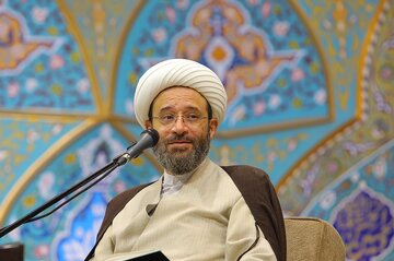 جامعه‌ای که فقیه در آن تنها بماند، گرفتار شر خواهد شد