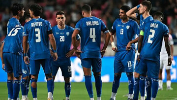 "Reswayiyekî nû ya sîyonîstan; sê lîstikvanên topa pîya îsraîlî tecawuzeke komî li ser mêvana(torîstekî) amerîkî kirin."