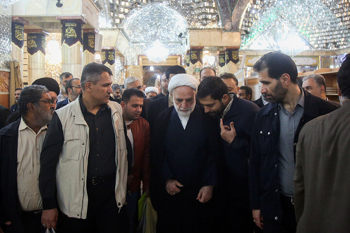 Photos: Head of Iran's Judiciary visits to Hazrat Fatemeh Masoumeh holy shrine