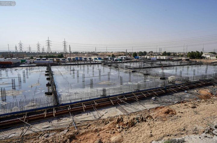 تقرير مصور/ بإشراف العتبة العلوية.. إنشاء مشروع خزان ماء بطاقة استيعابية تبلغ (20 مليون لتر)