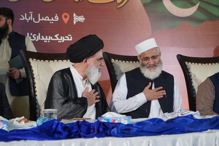 تقرير مصور/ مشاركة شخصيات شيعية وسنية في مؤتمر "اختبار الأمة في ميدان غزة" بمدينة فيصل آباد الباكستانية