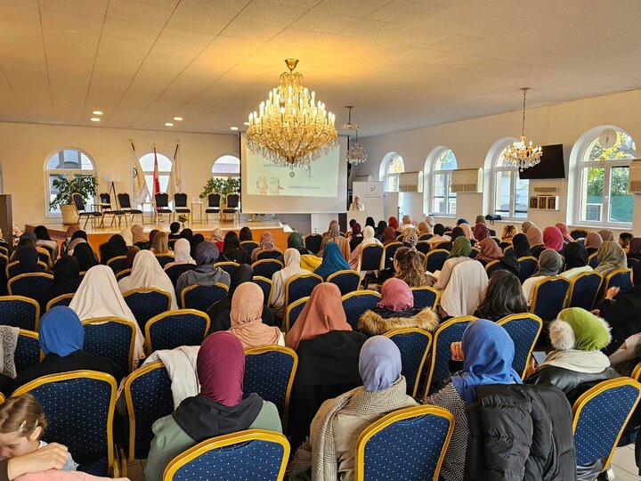 تقرير مصور/ ندوة ثقافية تحت عنوان "تمكين المرأة وريادة الأعمال" في المركز الإسلامي في فيينا