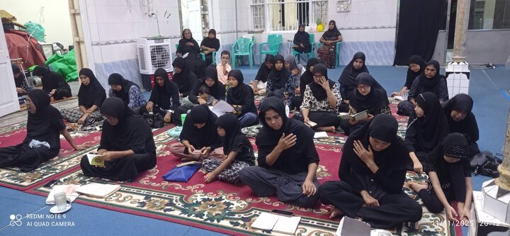 ပြည် မြို့ ကျောင်းကြီး ရှီအဟ် မတ်စ်ဂျစ်ဒ် တွင် အမျိုးသမီးများ၏ သခင်မကြီး ဇဲဟ်ရာ (စ.အ) အတွက် ပြုလုပ် သည့် အဇါဒါရီ မြင်ကွင်း ။ ။ Photos