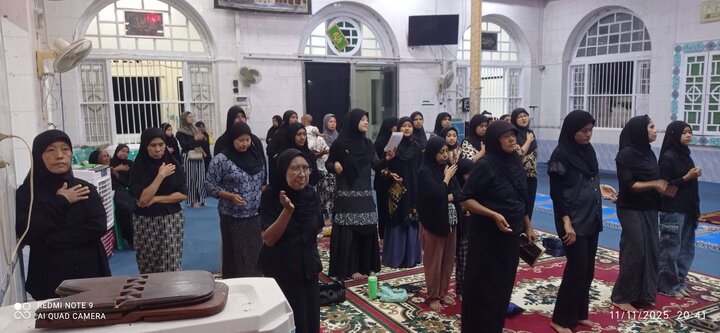 ပြည် မြို့ ကျောင်းကြီး ရှီအဟ် မတ်စ်ဂျစ်ဒ် တွင် အမျိုးသမီးများ၏ သခင်မကြီး ဇဲဟ်ရာ (စ.အ) အတွက် ပြုလုပ် သည့် အဇါဒါရီ မြင်ကွင်း ။ ။ Photos