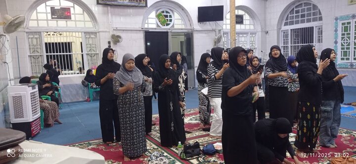 ပြည် မြို့ ကျောင်းကြီး ရှီအဟ် မတ်စ်ဂျစ်ဒ် တွင် အမျိုးသမီးများ၏ သခင်မကြီး ဇဲဟ်ရာ (စ.အ) အတွက် ပြုလုပ် သည့် အဇါဒါရီ မြင်ကွင်း ။ ။ Photos