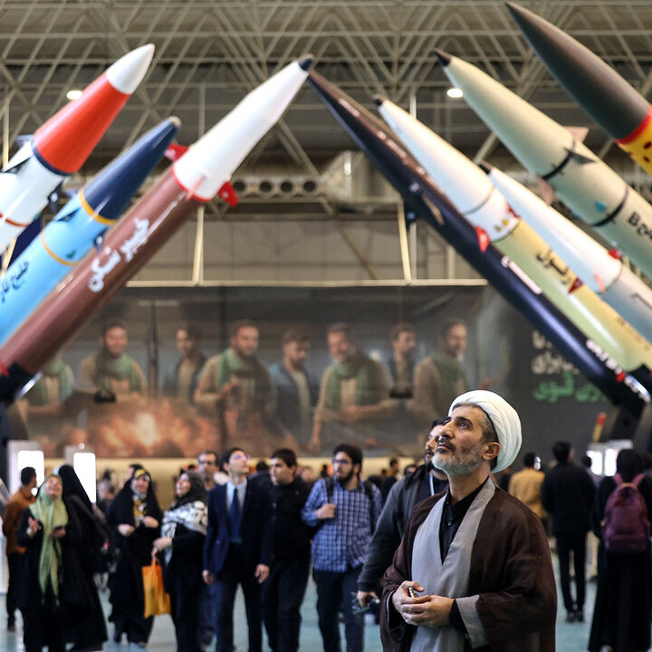 تصویری خبر || تہران میں پاسدارانِ انقلاب کی میزائل و ڈرون نمائش؛ اسرائیلی ڈرونز کا ملبہ بھی پیش