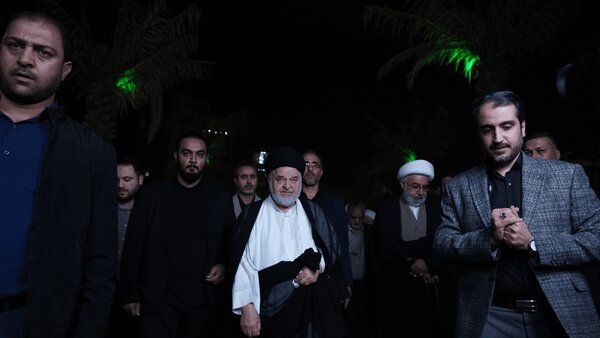 ویدیو | بازدید نماینده آیت‌الله سیستانی از سوگواره کوچه بنی هاشم
