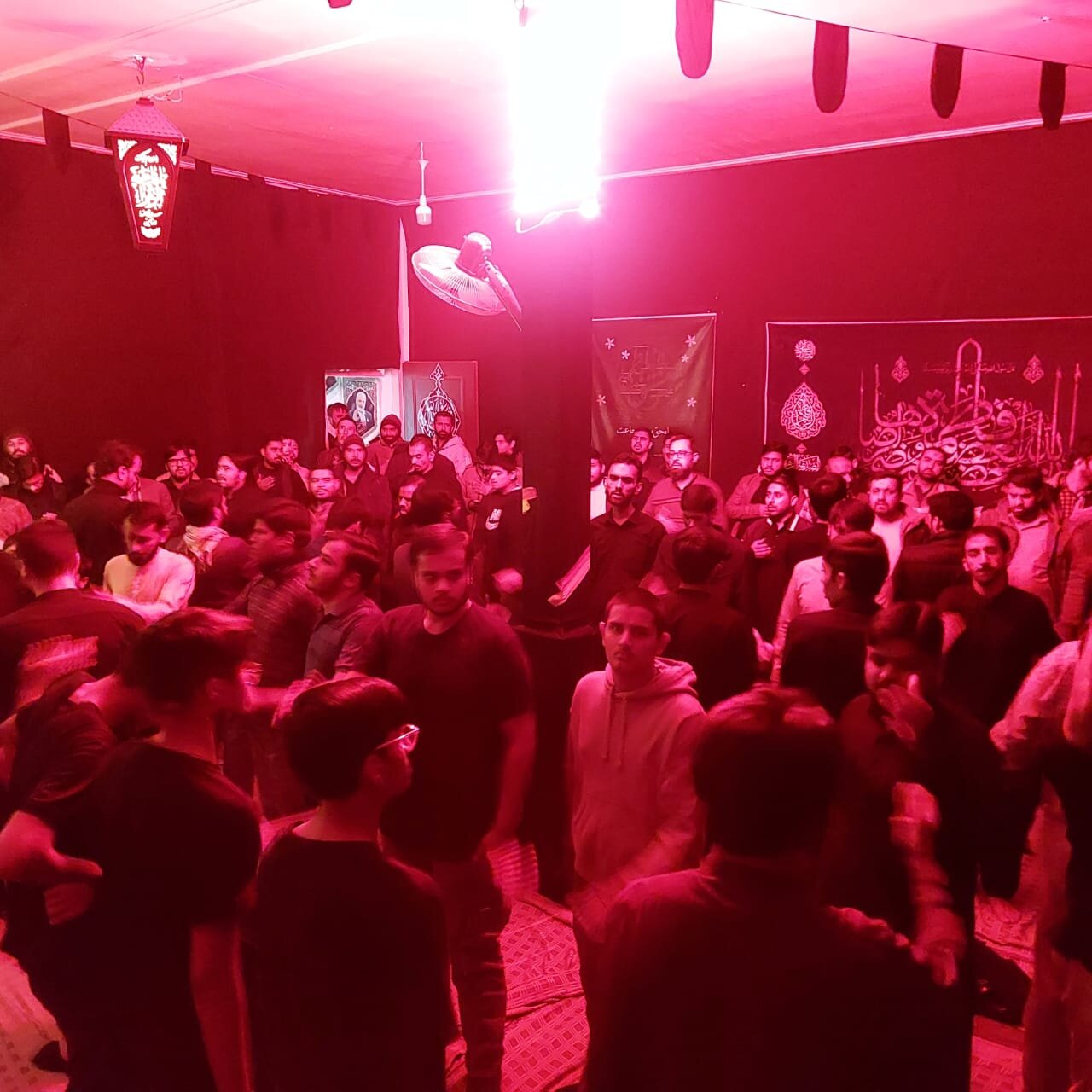 عشرۂ مادرِ مقاومت کی نویں مجلس — "مادرِ مقاومت" کے عنوان پر مولانا محمد حسین سورت والا کا خطاب