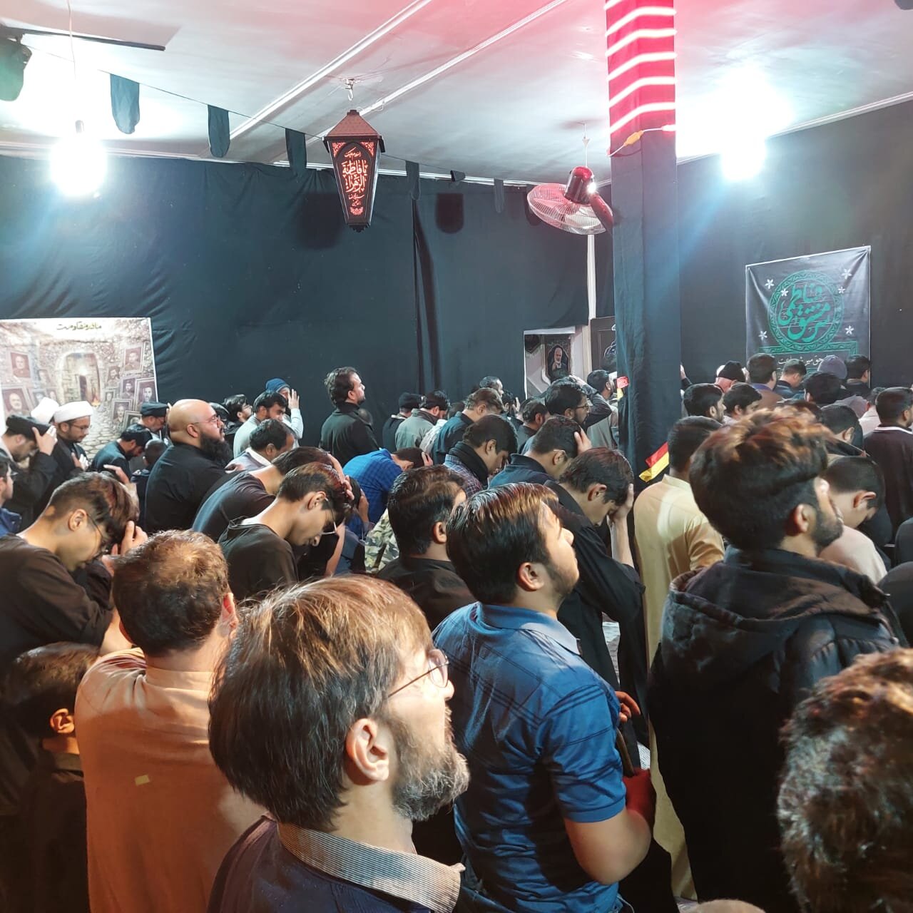 عشرۂ مادرِ مقاومت کی نویں مجلس — "مادرِ مقاومت" کے عنوان پر مولانا محمد حسین سورت والا کا خطاب