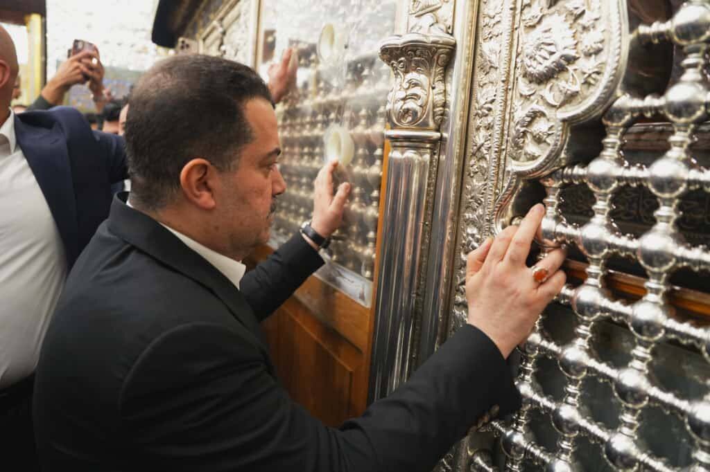 "Piştî ragihandina encamên hilbijartinên Iraqê, Sudani serdana dergê(Mezargeha) pîroz a Kazîmeynê kir + wêneyan"