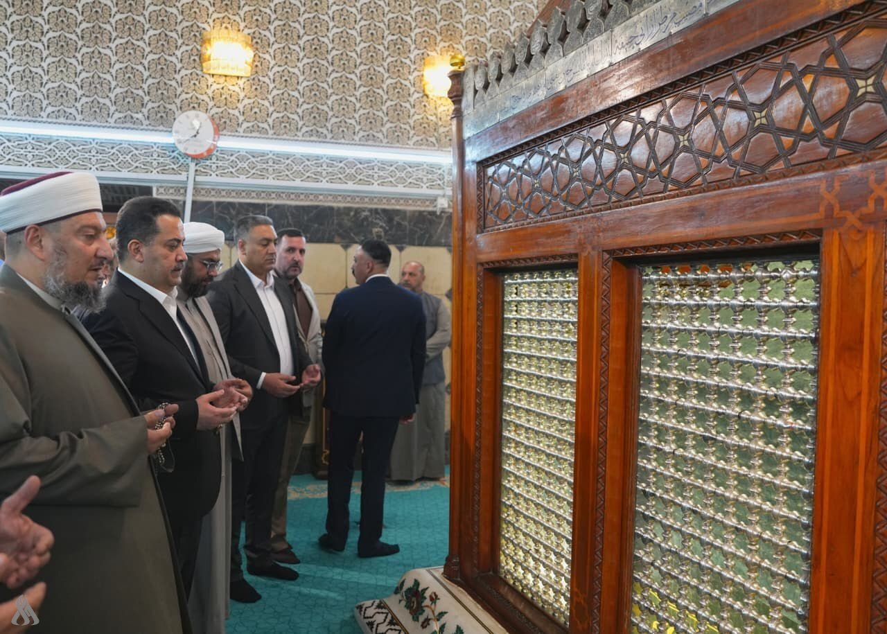 "Piştî ragihandina encamên hilbijartinên Iraqê, Sudani serdana dergê(Mezargeha) pîroz a Kazîmeynê kir + wêneyan"