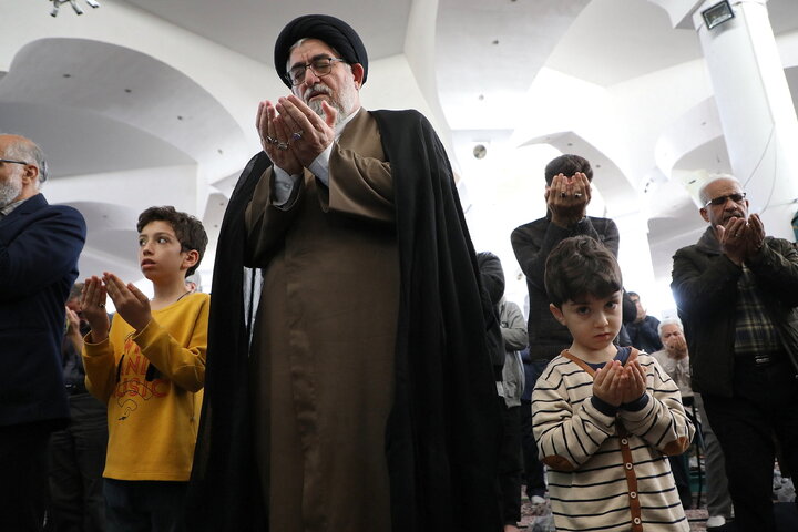 اقامه نماز طلب باران در قم