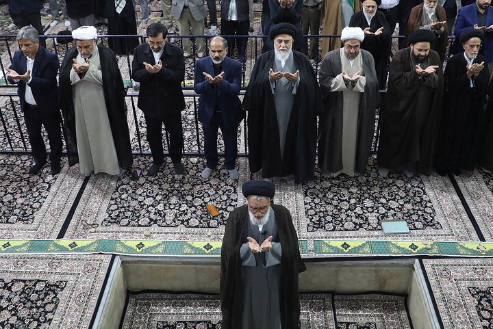 اقامه نماز طلب باران در قم