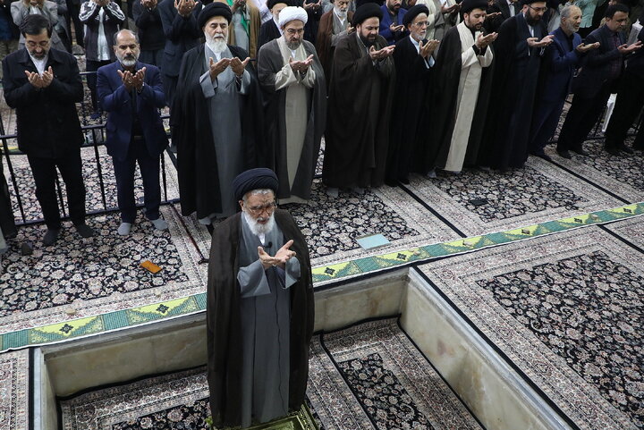 اقامه نماز طلب باران در قم