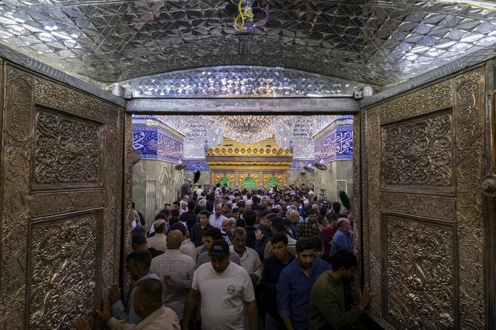 تقرير مصور/ أجواء ليلة الجمعة عند مرقد أبي الفضل العباس (عليه السلام)