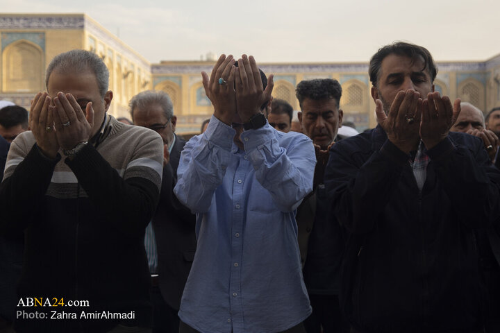 نماز در حرم حضرت عبدالعظیم