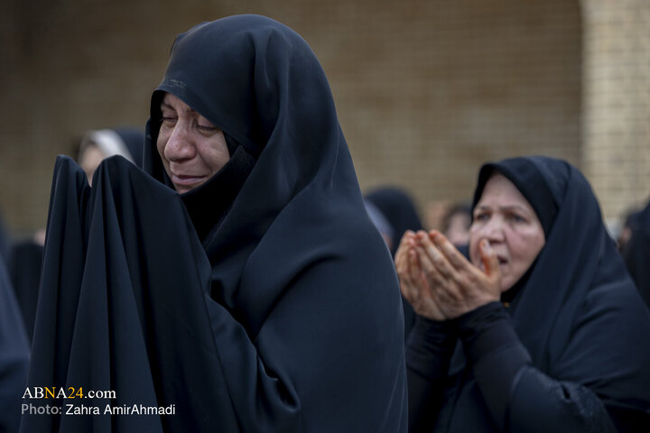 نماز در حرم حضرت عبدالعظیم
