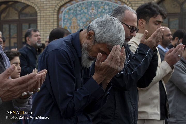 نماز در حرم حضرت عبدالعظیم