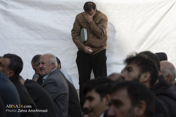 نماز در حرم حضرت عبدالعظیم