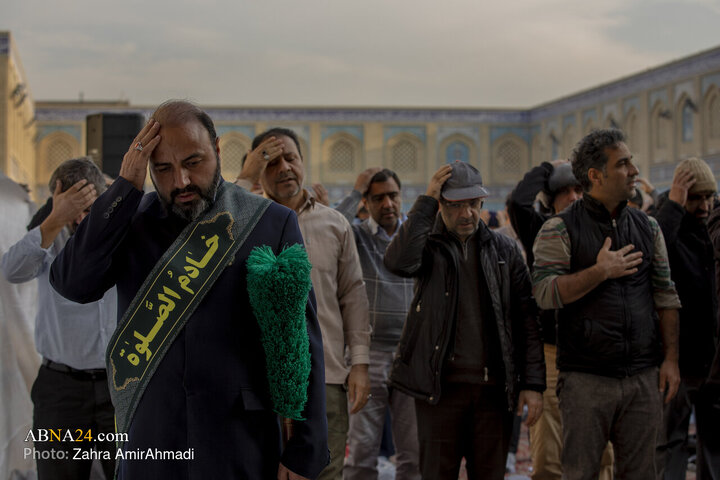 نماز در حرم حضرت عبدالعظیم