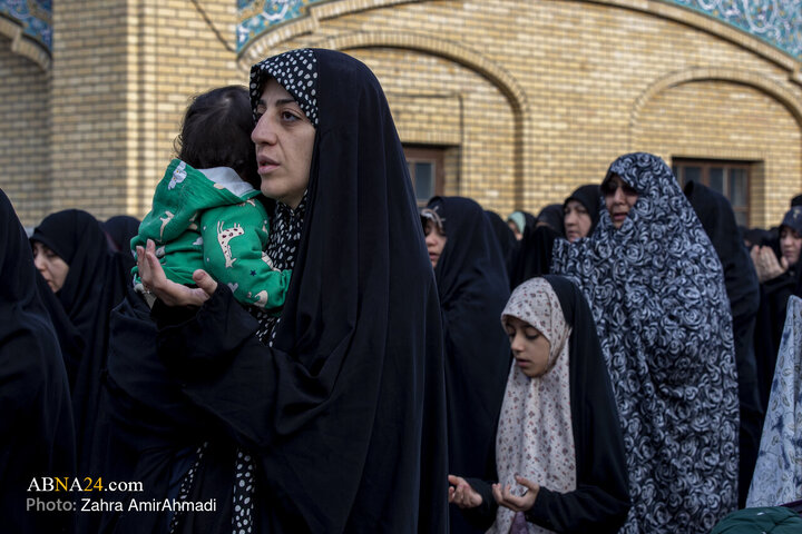 نماز در حرم حضرت عبدالعظیم