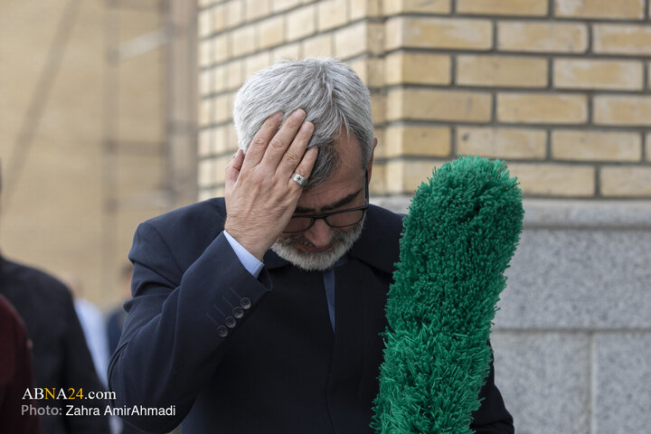 نماز در حرم حضرت عبدالعظیم