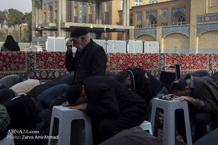 نماز در حرم حضرت عبدالعظیم