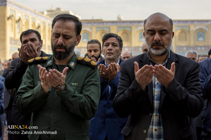 نماز در حرم حضرت عبدالعظیم