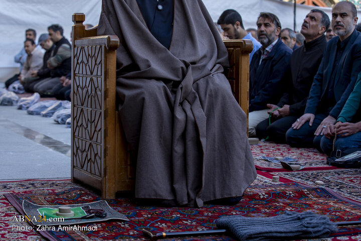 نماز در حرم حضرت عبدالعظیم