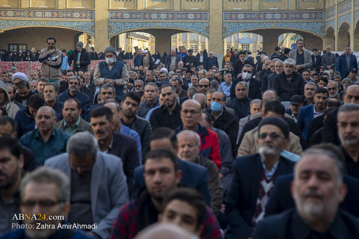 نماز در حرم حضرت عبدالعظیم