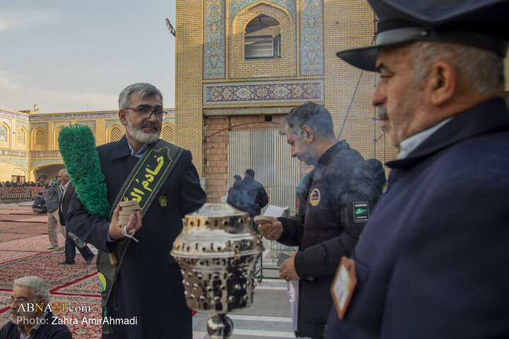 نماز در حرم حضرت عبدالعظیم