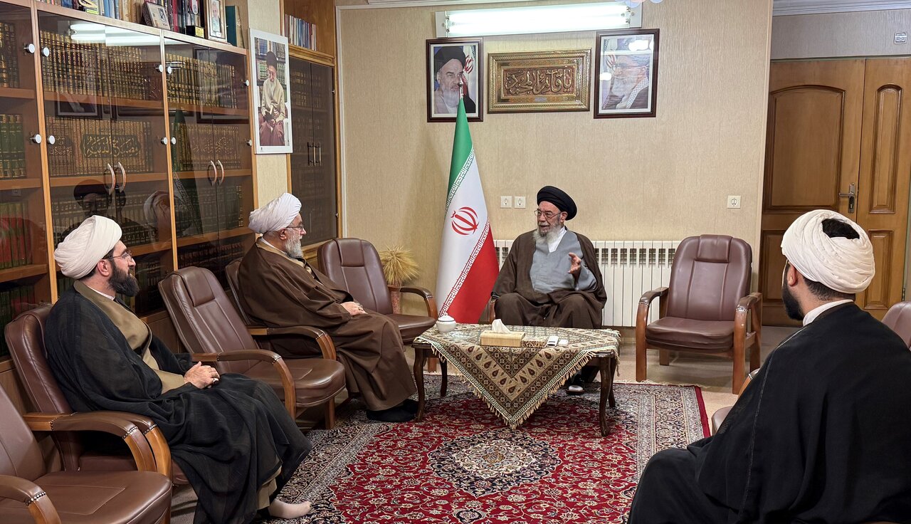 دیدار دبیرکل مجمع جهانی اهل‌بیت(ع) با امام‌جمعه اصفهان/ تأکید بر گسترش فعالیت‌های تبلیغی