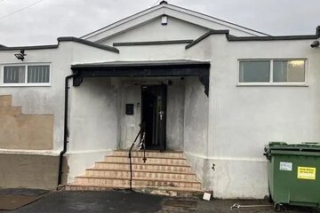 Pagkatapos ng Pag-atakeng Sunog, Mosque ng Peacehaven sa UK ay Naging Bukás sa Komunidad
