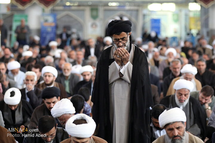 Photos: Praying for rain in Qom