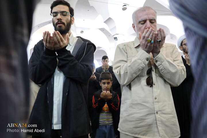 Photos: Praying for rain in Qom