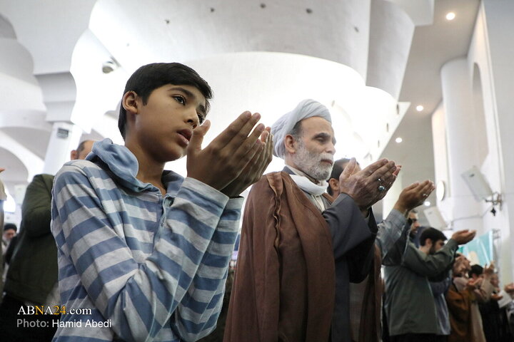 Photos: Praying for rain in Qom