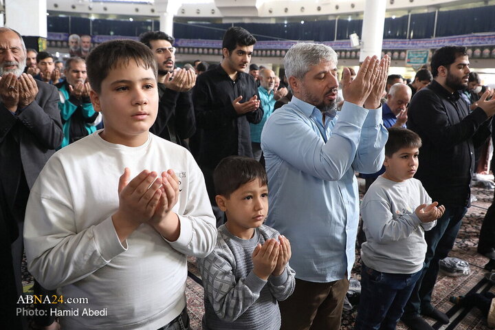 Photos: Praying for rain in Qom