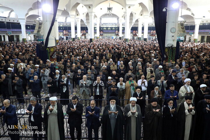 Photos: Praying for rain in Qom