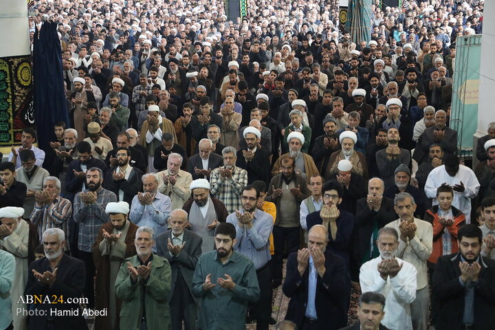 Photos: Praying for rain in Qom