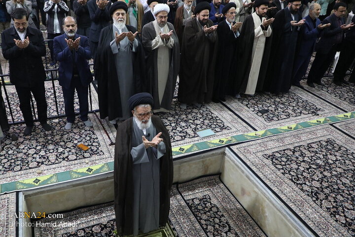 Photos: Praying for rain in Qom