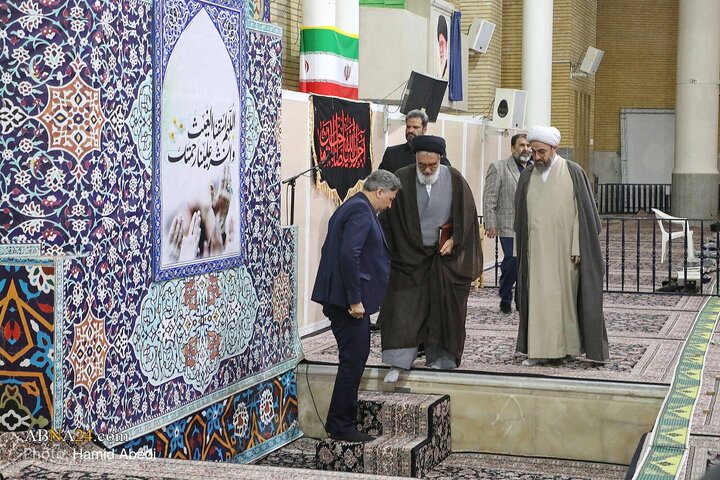 Photos: Praying for rain in Qom
