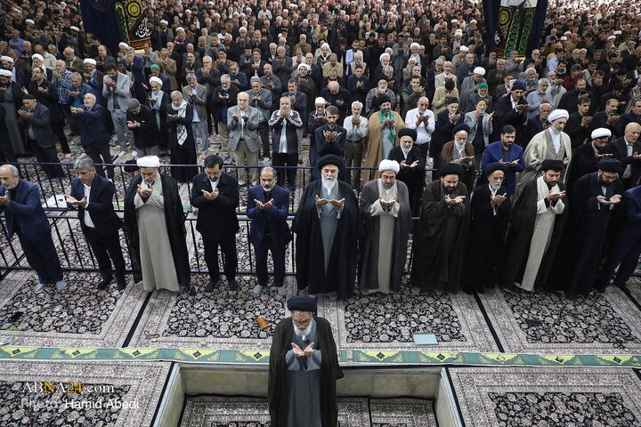 Photos: Praying for rain in Qom