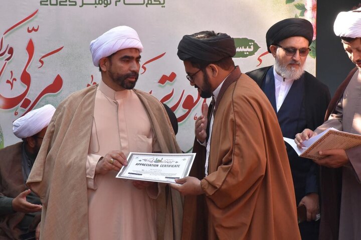 تقرير مصور/ انتهاء ورش عمل "سفراء النور لتدريب المبلغين" برعاية مجلس علماء مدرسة أهل البيت(ع) في باكستان