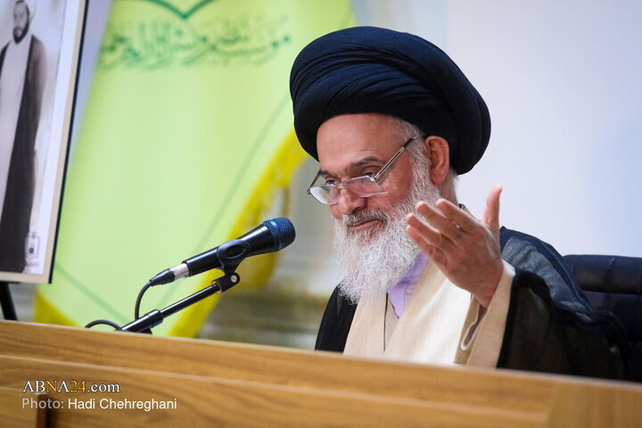 مراسم رونمایی از کتاب هفت جلدی «مفتاح الهدایه فی شرح تحریر الوسیله»