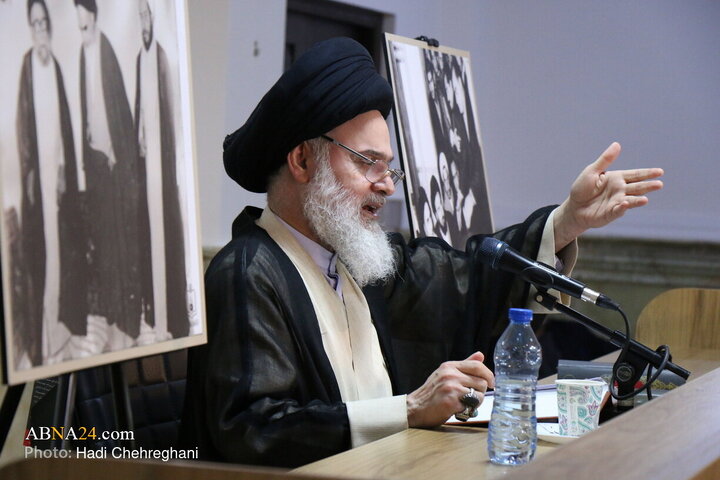 مراسم رونمایی از کتاب هفت جلدی «مفتاح الهدایه فی شرح تحریر الوسیله»